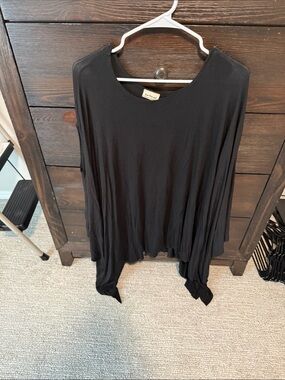 Three Bird Nest Black Long Sleeve Asymmetrical Tunic
